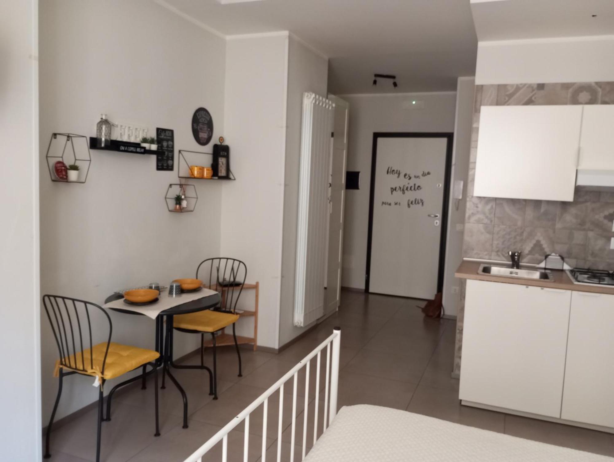 Holidaystudio Appartamento In Centro ซาแลร์โน ภายนอก รูปภาพ